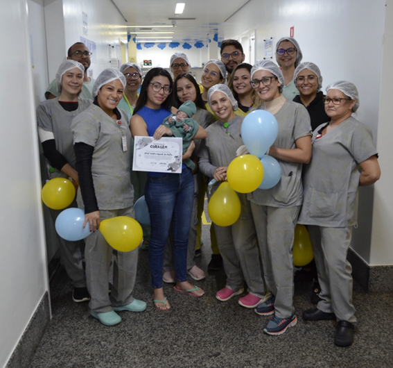 Hospital Estadual do Centro-Norte Goiano (HCN) ofereceu cuidados humanizados a um bêbe de 27 semanas com o Caren, unidade gerida pelo Instituto de Medicina, Estudos e Desenvolvimento (IMED)