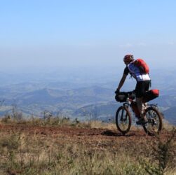 Cicloturismo traz conexão entre natureza e cultura no Brasil