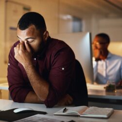 Empresas devem enfatizar a saúde mental com mudança na NR-1