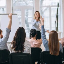 Empresas investem em treinamentos para impulsionar entrosamento e resultados