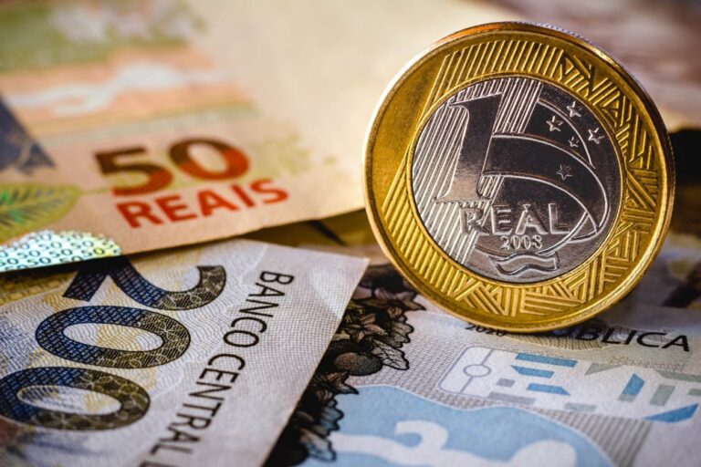 Economia brasileira superou expectativas em 2024 e na avaliação do executivo José Roberto Colnaghi houve surpresas positivas com crescimento superando as expectativas iniciais