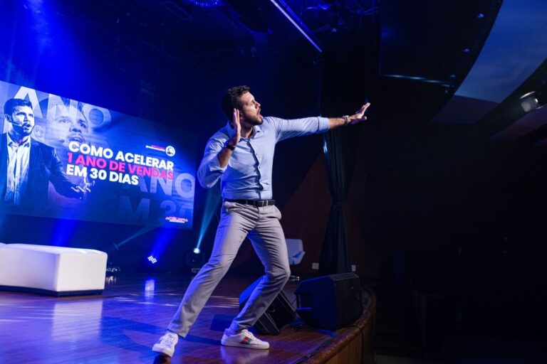  “Acelera Empresas e Negócios” recebe palestra de Flávio Augusto