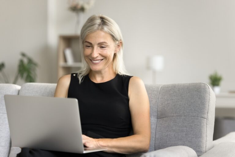 Aprendizagem contínua favorece reinserção de profissionais 50+ no mercado