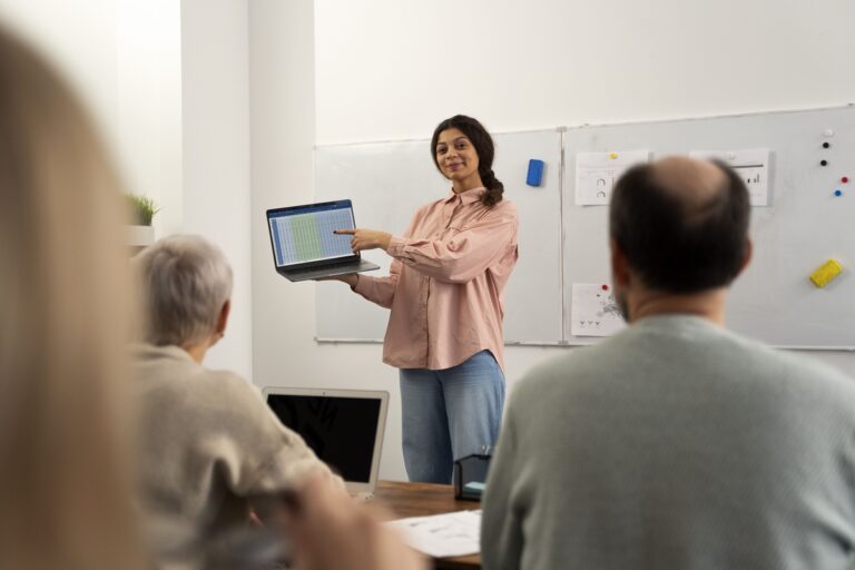Manpower e FIEP abrem 74 vagas na educação e saúde no Paraná