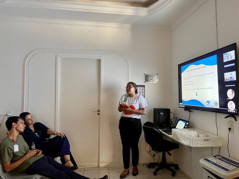 O Hospital Estadual de Trindade (Hetrin) promoveu uma capacitação para a equipe sobre a avaliação de doadores de tecidos oculares.