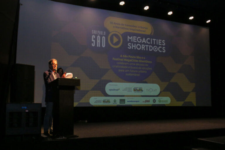 Dupla comemoração exibiu melhores curtas de festival global