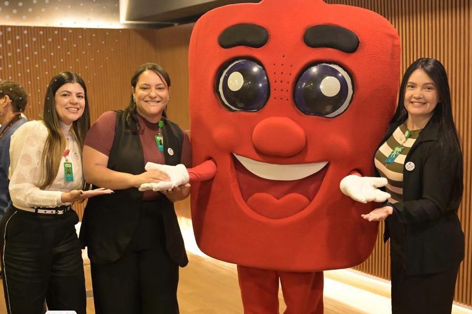 O Hospital Estadual de Trindade (Hetrin) é reconhecido pelo Hemocentro de Goiás por suas iniciativas em promover a doação de sangue e conscientizar a população sobre sua importância.