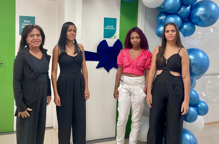 Governo de Goiás inaugura o primeiro serviço estadual de diálise peritoneal na Policlínica Estadual da Região Nordeste II em Posse, beneficiando pacientes renais crônicos com um tratamento que oferece conforto e autonomia.
