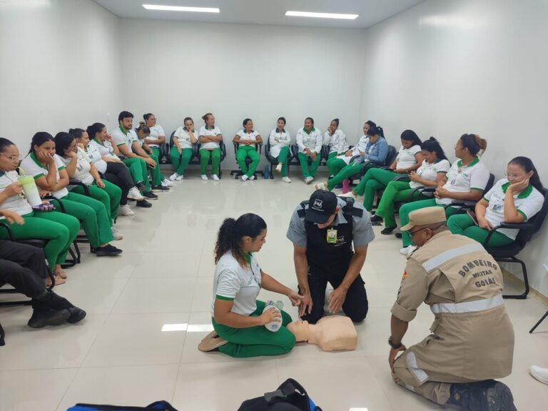 A Policlínica de Posse abordou a saúde mental, assédio no trabalho, alimentação saudável, atividade física e primeiros socorros na SIPAT