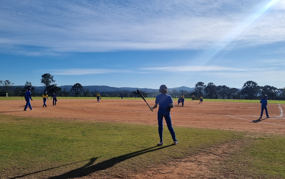 Seleção U-12 feminina de beisebol embarca para Mundial no Japão