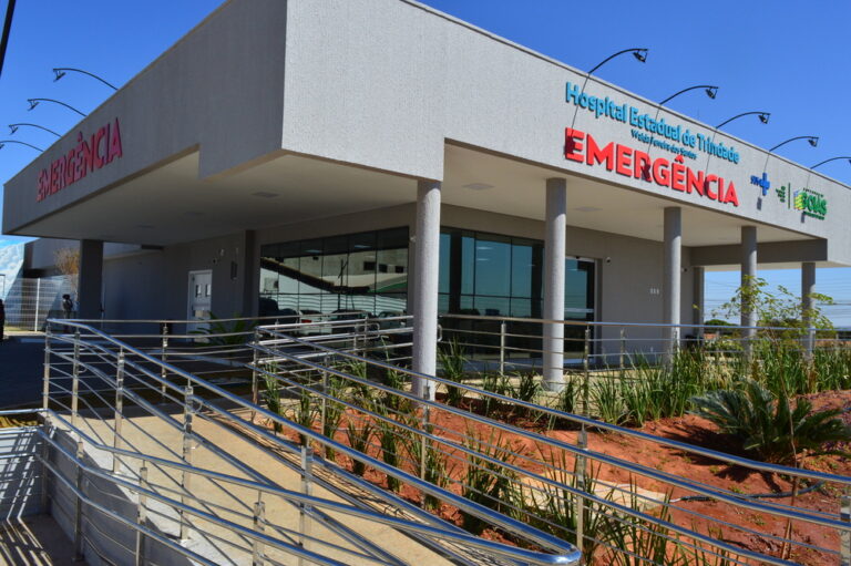 O aumento de 21% nos acidentes domésticos com crianças em julho destaca a necessidade de cuidados especiais durante as férias, Alerta O Hospital Estadual de Trindade (Hetrin).