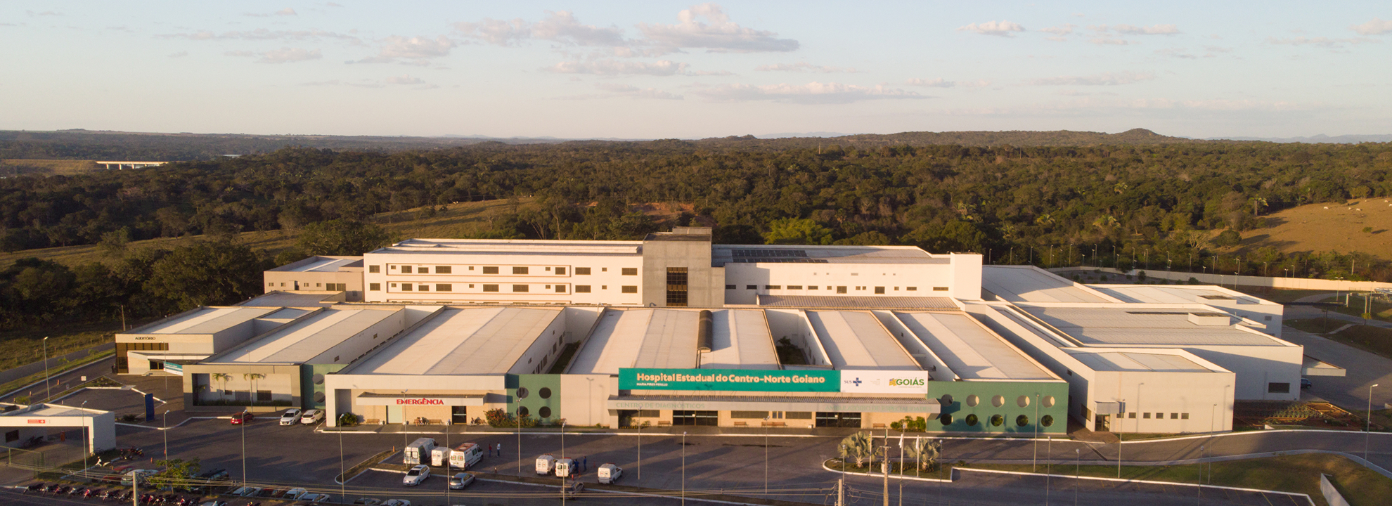 Hospital Estadual do Centro-Norte Goiano (HCN) em Uruaçu, referência em saúde com 4 anos de excelência em atendimento humanizado.