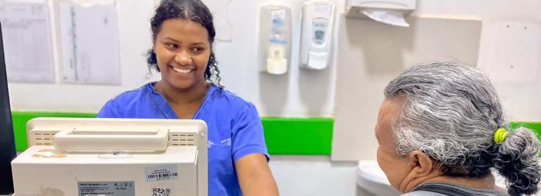 Hospital Estadual de Formosa (HEF), destacando as especialidades médicas e atendimento humanizado aos pacientes.
