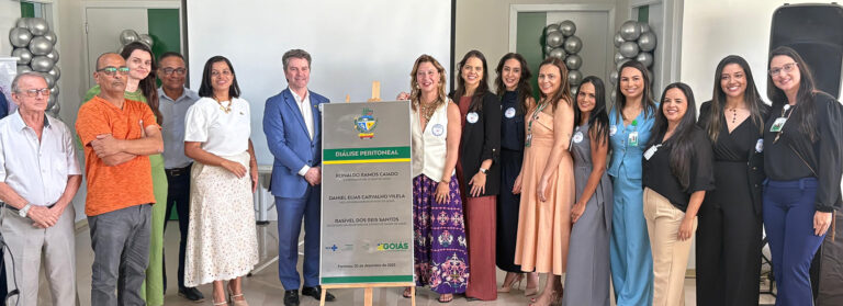 Tratamento de diálise peritoneal na Policlínica Estadual do Entorno em Formosa, Goiás.