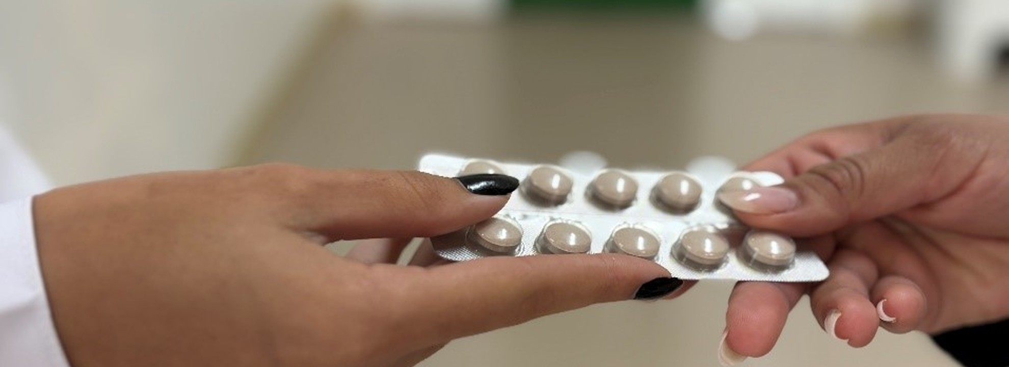 Alerta sobre automedicação e seus riscos à saúde na Policlínica Estadual do Entorno – Formosa, Goiás.