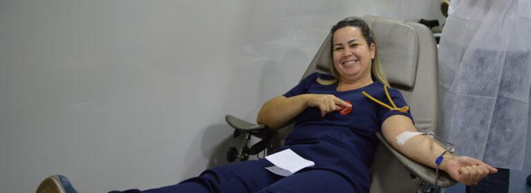 Unidade móvel do Hemocentro de Goiás no Hospital Estadual de Trindade (Hetrin) para coleta de doação de sangue.