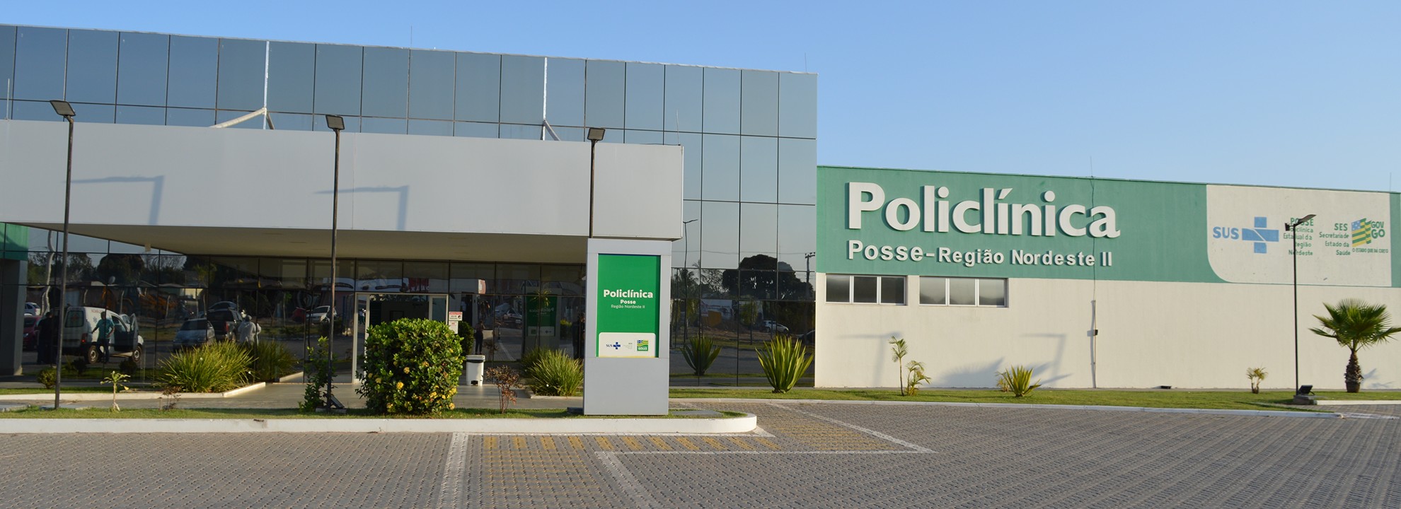 Palestra sobre câncer ocular na Policlínica Estadual da Região Nordeste II, destacando a importância da prevenção e diagnóstico precoce.