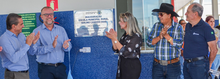 Inauguração da nova Escola Municipal Rural Isolino Cândido Dias em Água Clara (MS), promovendo educação de qualidade. "É um presente para a comunidade de Água Clara (MS), focado no futuro de nossos pequenos cidadãos." diz José Roberto Colnaghi.