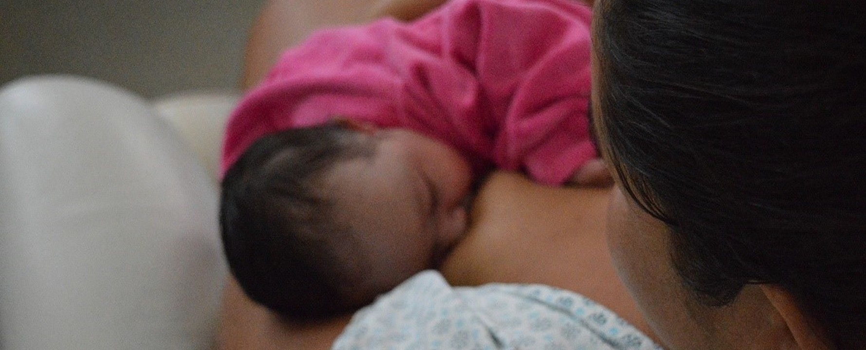 A gravidez na adolescência é um desafio de saúde pública no Brasil, exigindo informação e prevenção. Informa a Policlínica Estadual da Região do Entorno – Formosa