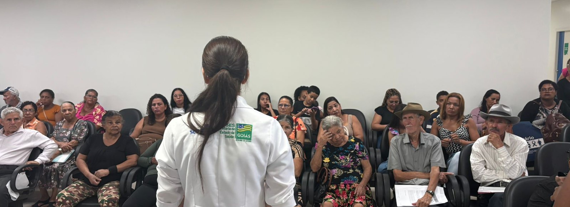 Ação educativa sobre o TEA na Policlínica Estadual da Região Nordeste II - Posse, promovendo conscientização e cuidados.
