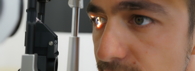 A saúde ocular é vital para a qualidade de vida. Realizar o teste do olhinho em recém-nascidos é crucial para identificar problemas precocemente na Policlínica Estadual da Região Nordeste II – Posse