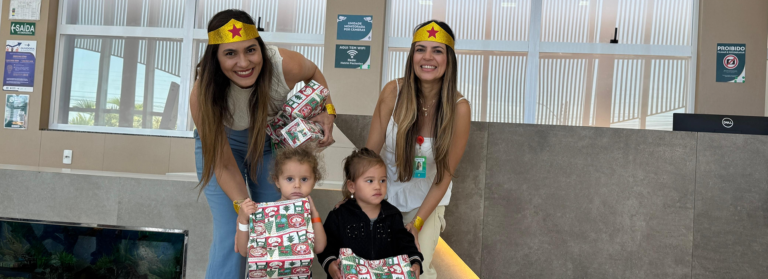 Em comemoração ao Dia das Crianças, o Hetrin promoveu uma entrega de brinquedos para alegrar as crianças que aguardavam atendimento, transformando a experiência hospitalar em um momento mais acolhedor e lúdico.